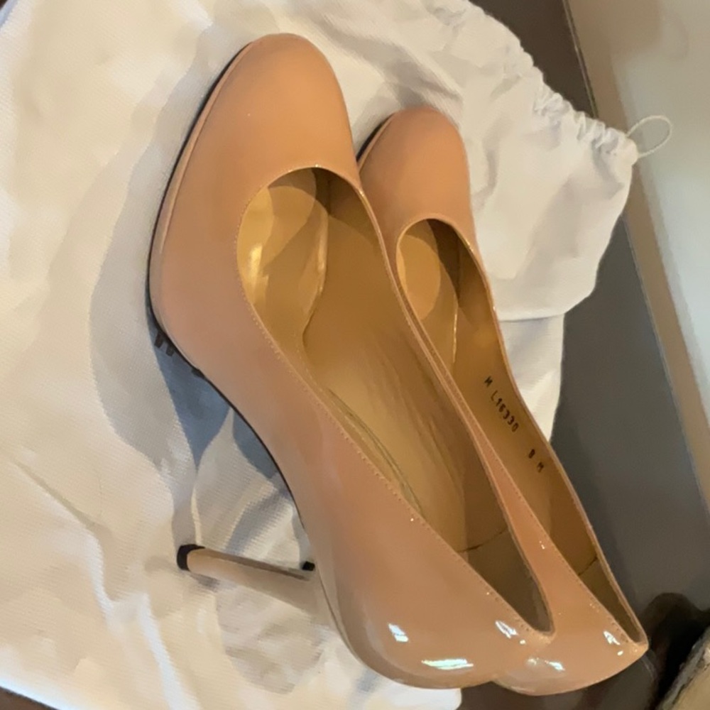 Stuart Weitzman nude pumps, size 8M, 3 inch heel, excellent condition